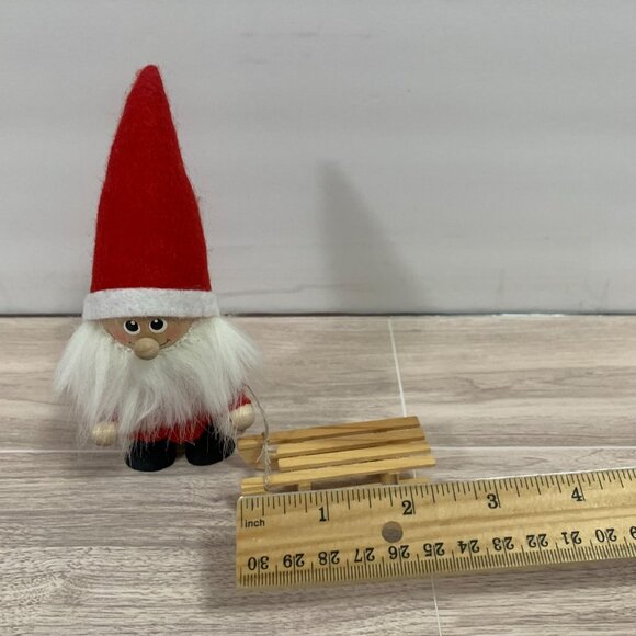 Skandinavisk Hemslojd Wooden Felt Gnome On Sled Figure - Picture 6 of 8